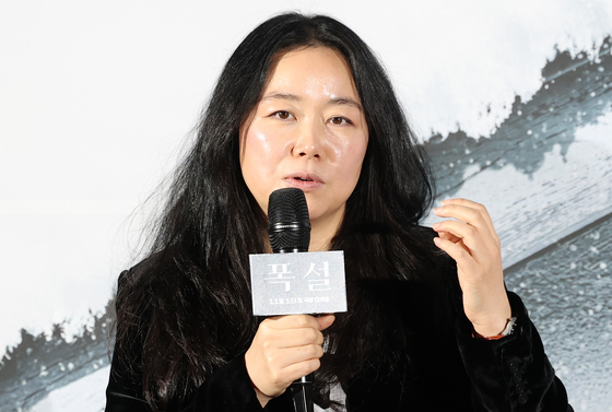 '폭설' 메가폰 잡은 홍의정 감독
