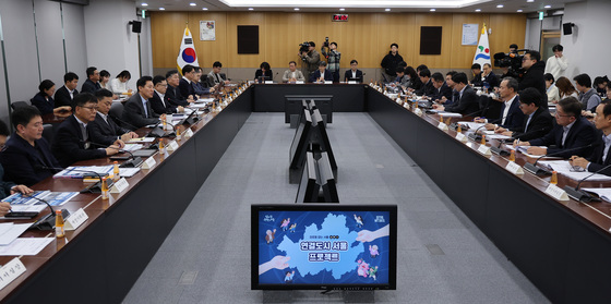 오세훈 시장, '외로움 없는 서울2' 현안회의 모두발언