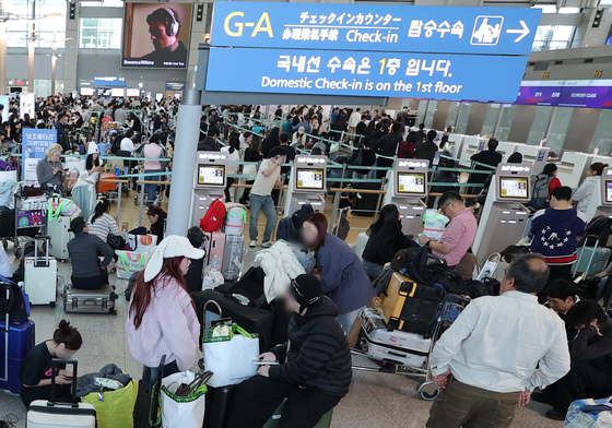 인천공항 발권 시스템 장애…여행객 발 동동