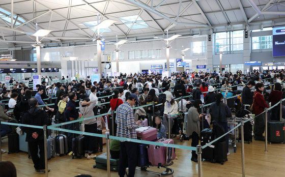 인천공항 체크인·발권 장애 12시간 만에 복구…한때 1200명 대기(종합)