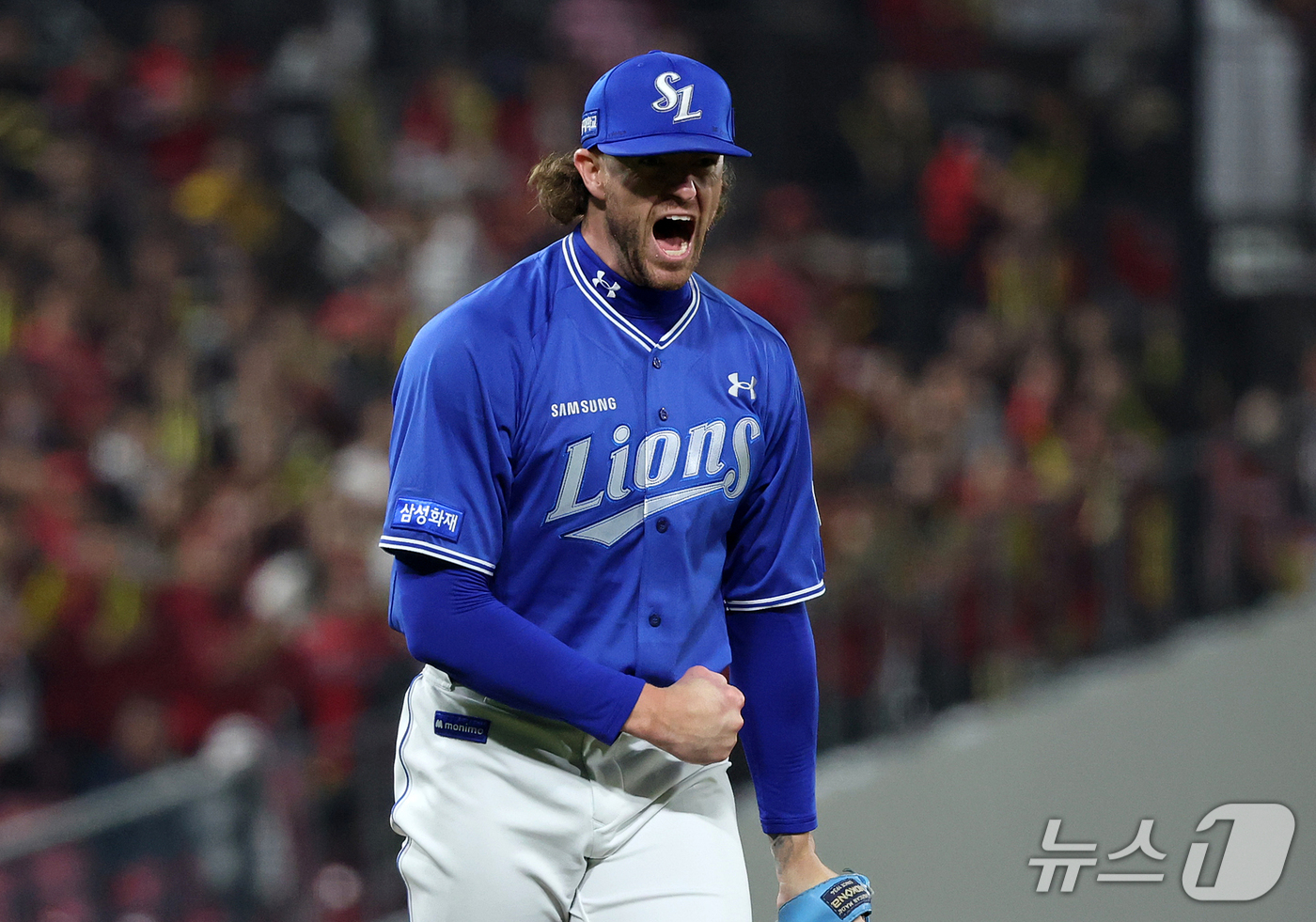 (전남광주=뉴스1) 김진환 기자 = 30일 오후 전남광주 기아챔피언스필드에서 열린 프로야구 2026 신한 SOL KBO 포스트시즌 플레이오프 4차전 삼성 라이온즈와 KIA 타이거즈 …