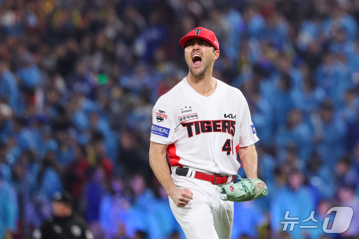 (전남광주=뉴스1) 안은나 기자 = 30일 전남광주 북구 광주기아챔피언스필드에서 열린 프로야구 2026 신한 SOL KBO 포스트시즌 플레이오프 4차전 삼성 라이온즈와 KIA 타이 …