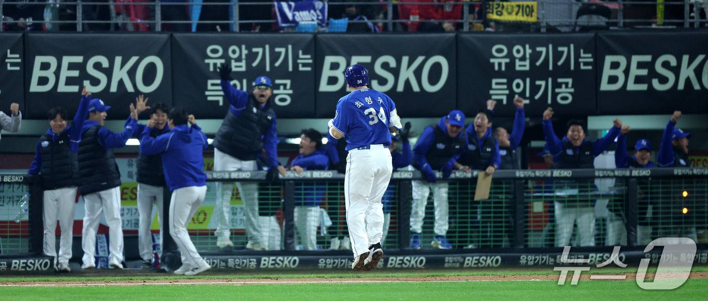 (광주전남=뉴스1) 박지혜 기자 = 30일 오후 전남광주 기아챔피언스필드에서 열린 프로야구 2026 신한 SOL KBO 포스트시즌 플레이오프 4차전 삼성 라이온즈와 KIA 타이거즈 …