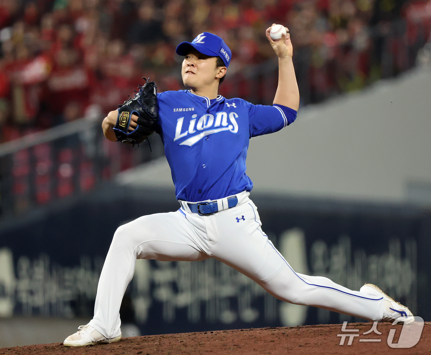 (전남광주=뉴스1) 김진환 기자 = 30일 오후 전남광주 기아챔피언스필드에서 열린 프로야구 2026 신한 SOL KBO 포스트시즌 플레이오프 4차전 삼성 라이온즈와 KIA 타이거즈 …