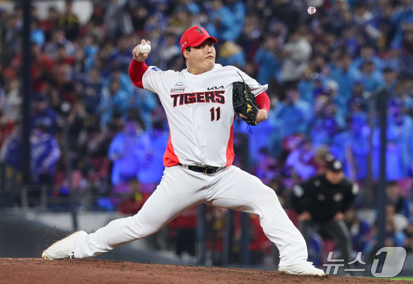(전남광주=뉴스1) 안은나 기자 = 30일 전남광주 북구 광주기아챔피언스필드에서 열린 프로야구 2026 신한 SOL KBO 포스트시즌 플레이오프 4차전 삼성 라이온즈와 KIA 타이 …