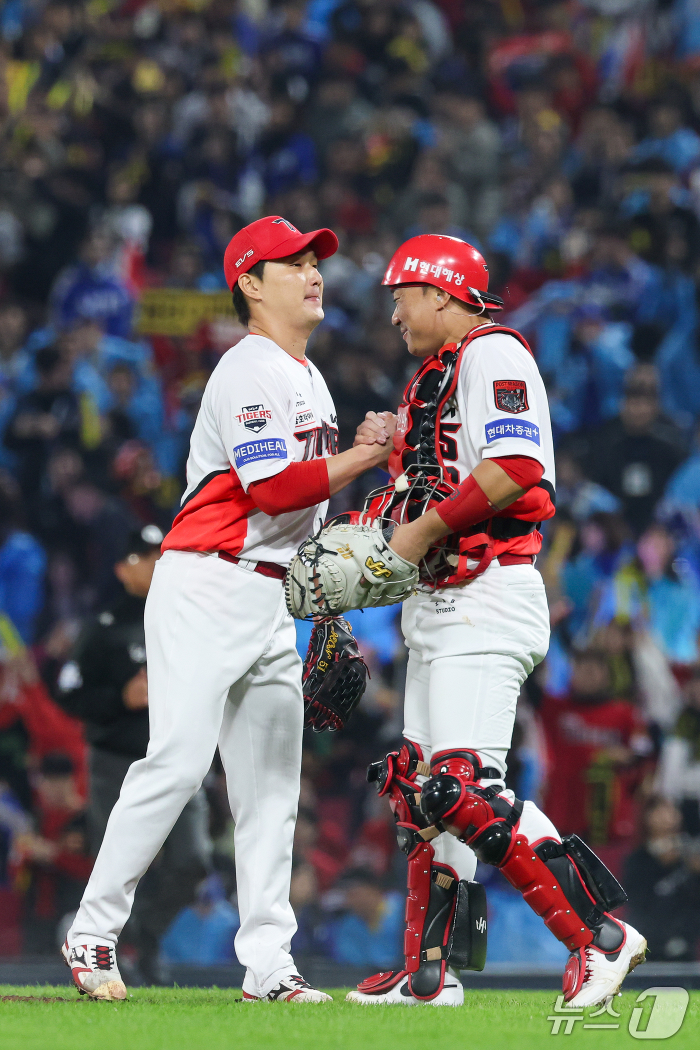 (전남광주=뉴스1) 안은나 기자 = 30일 전남광주 북구 광주기아챔피언스필드에서 열린 프로야구 2026 신한 SOL KBO 포스트시즌 플레이오프 4차전 삼성 라이온즈와 KIA 타이 …