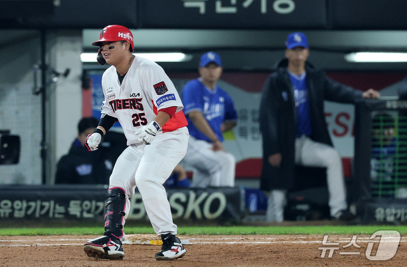 (광주전남=뉴스1) 박지혜 기자 = 30일 전남광주 북구 광주기아챔피언스필드에서 열린 프로야구 2026 신한 SOL KBO 포스트시즌 플레이오프 4차전 삼성 라이온즈와 KIA 타이 …