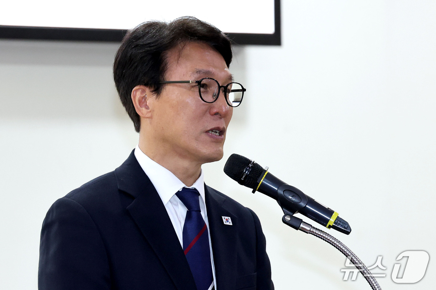 (서울=뉴스1) 이광호 기자 = 김민석 더불어민주당 대표가 31일 서울 여의도 국회 의원회관에서 열린 2027 서울 세계청년대회의 성공적 개최를 위한 대한민국 국회, 정부, 조직위 …