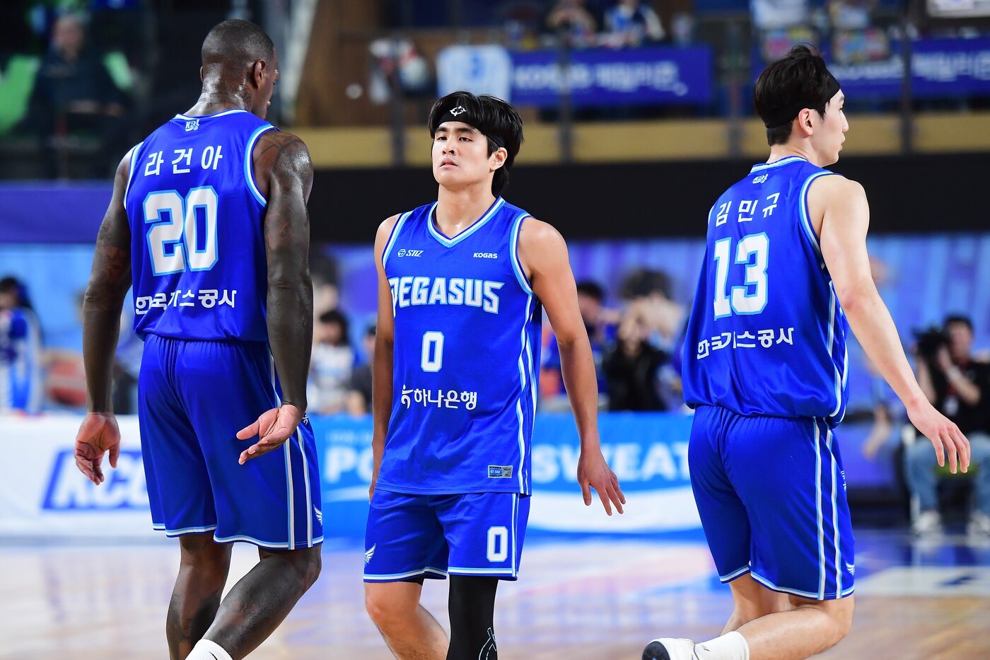 본문 이미지 - 사진 왼쪽부터 대구 한국가스공사의 라건아, 샘조세프 벨란겔, 김민규. (KBL 제공. DB 및 재배포 금지)