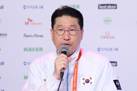 인사말하는 이상현 선수단장
