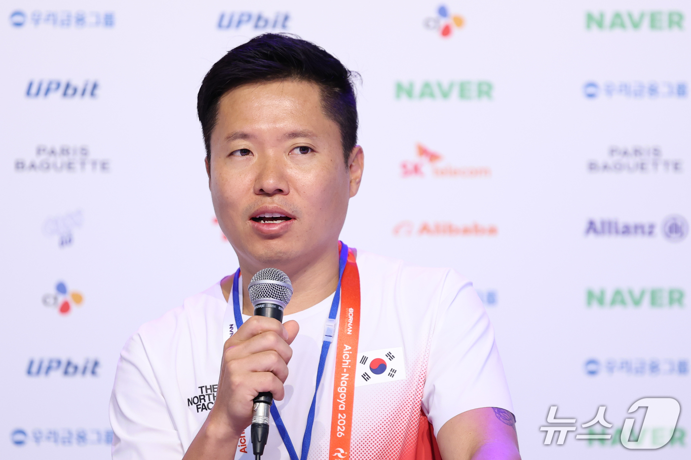 (나고야=뉴스1) 안은나 기자 = 클라이밍 박희용 감독이 4일 일본 라이브스 나고야 코리아하우스에서 열린 2026 아이치·나고야 아시안게임 금메달리스트 기자회견에서 취재진 질의에 …