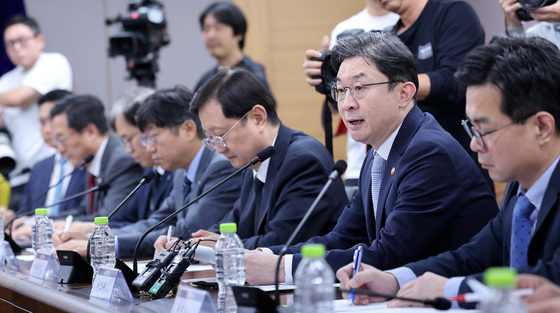 "AI 공격은 AI로 방어"…무차별 해킹 사태에 망분리 완화 속도 붙나