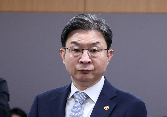 금융권 침해사고 긴급 점검회의 참석하는 이억원 금융위원장
