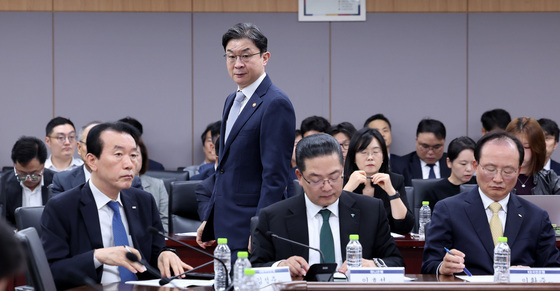 AI 광범위 공격에 금융권 '비상'