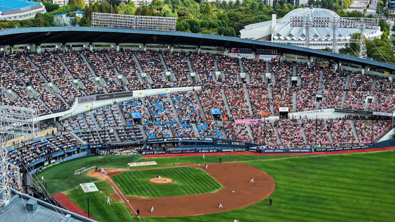 프로야구, 역대 최소경기 1200만 관중 돌파…최다 관중 경신 '눈앞'