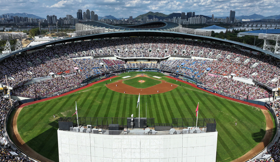 프로야구, 역대 최소경기 1200만 관중 돌파…최다 관중 경신 '눈앞'