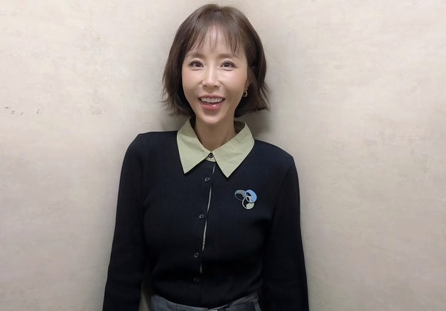 '42kg' 신지, 돋보이는 한 줌 개미허리…밝은 미소까지 [N샷]