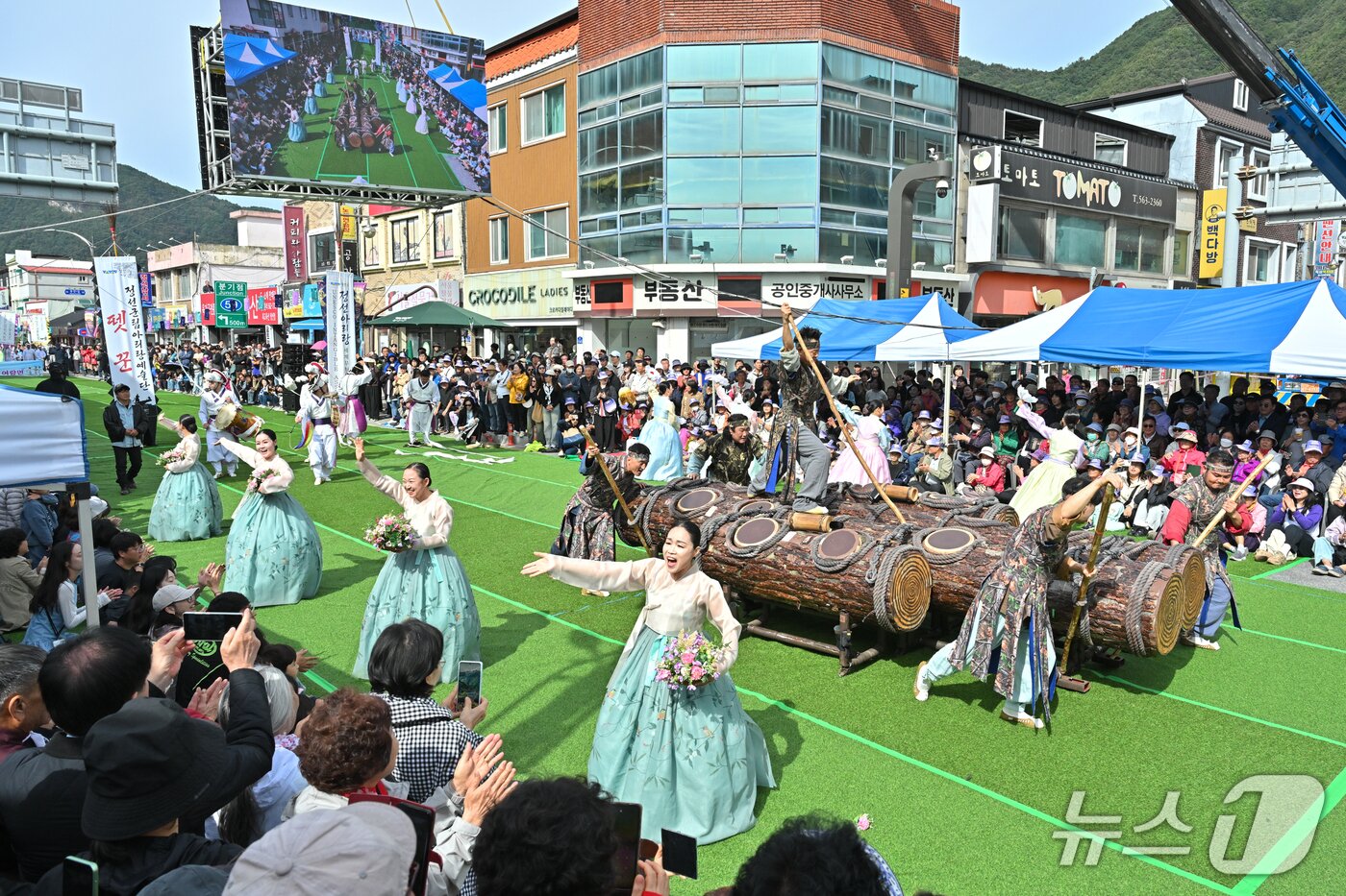 본문 이미지 - 정선아리랑제 길놀이.(정선아리랑문화재단 제공. 재판매 및 DB 금지) 2026.10.5/뉴스1