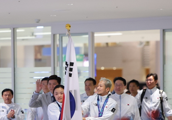 16일 간의 열전 마치고 입국하는 대한민국 선수단