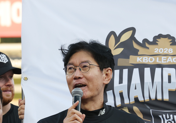 정규시즌 우승소감 밝히는 이강철 감독