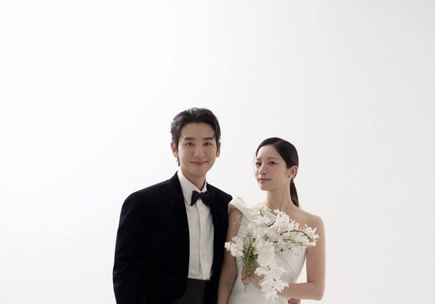 배우 송지호, 2세 연상 가수 김소리와 10월 결혼…또 한 쌍의 연예인 부부 탄생