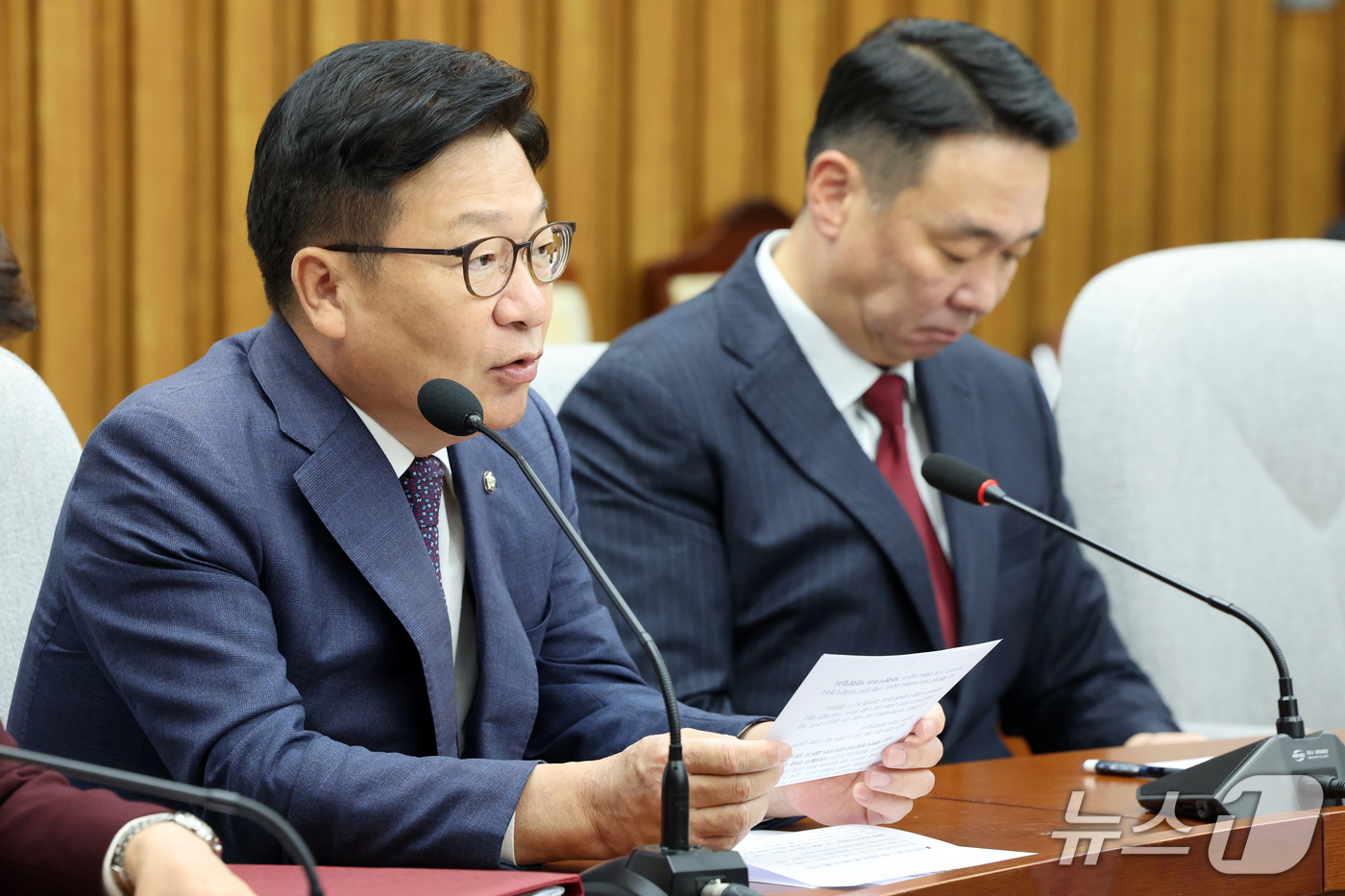 (서울=뉴스1) 황기선 기자 = 정점식 국민의힘 원내대표가 6일 오전 서울 여의도 국회에서 열린 국정감사대책회의에서 발언을 하고 있다.  2026.10.6/뉴스1