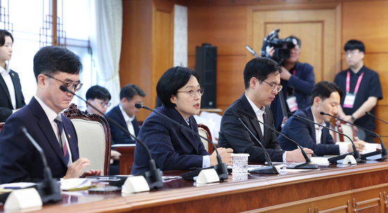 모두발언하는 한성숙 총리