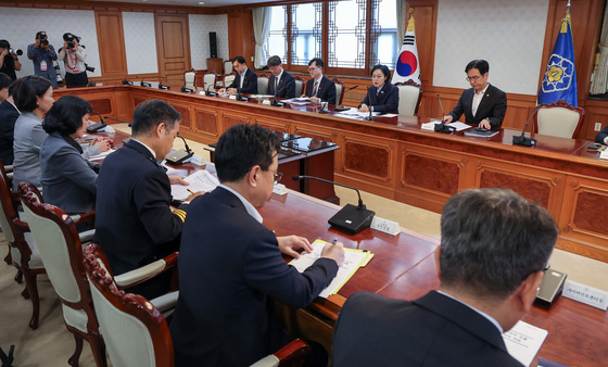 한성숙 국무총리, 금융.공공기관 개인정보 유출 관련 회의 주재