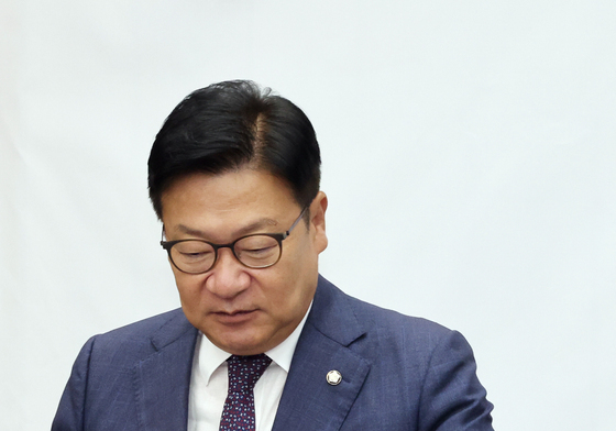 회의 참석하는 정점식 원내대표