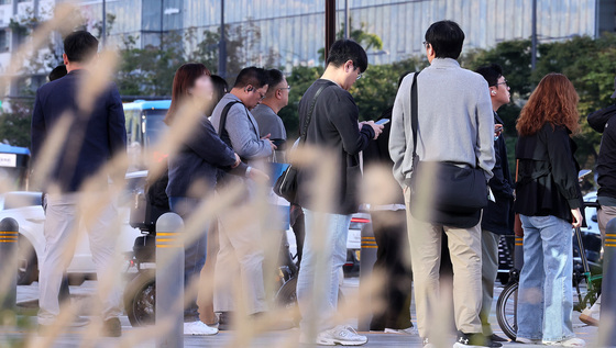 찬 이슬 맺히는 '한로' 쌀쌀한 아침…일교차 15도 안팎 [내일날씨]