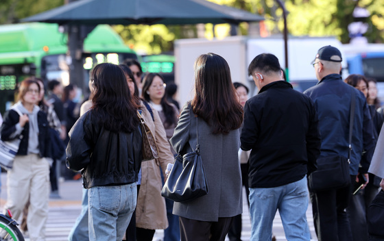 "겨울인 줄" 출근길 기온 '뚝'…'콜록콜록' 독감 의심에 병원 오픈런
