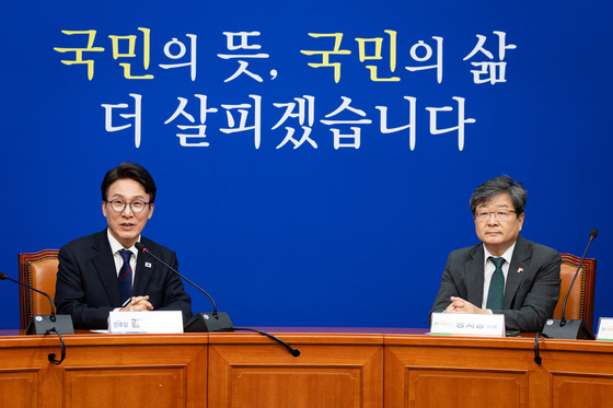김민석 "교섭단체 정수 완화 성과 낼 것"…송치용 "정상화 발 떼야"