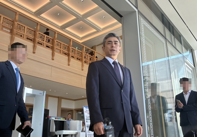 강신철 "DMZ 지뢰 사고, 北 국경선 요새화 따른 피해…단호 대응"