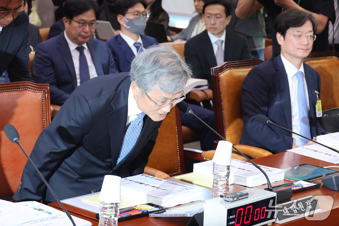 (서울=뉴스1) 신웅수 기자 = 조희대 대법원장이 6일 서울 여의도 국회에서 열린 법제사법위원회의 대법원 등에 대한 국정감사에 출석하고 있다. 2026.10.6/뉴스1