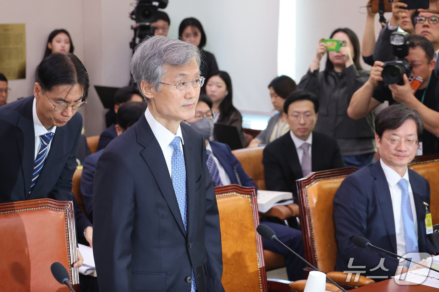 (서울=뉴스1) 신웅수 기자 = 조희대 대법원장이 6일 서울 여의도 국회에서 열린 법제사법위원회의 대법원 등에 대한 국정감사에 출석하고 있다. 2026.10.6/뉴스1