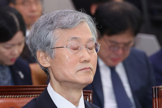 [국감] 국감 출석해 생각에 잠긴 조희대 대법원장