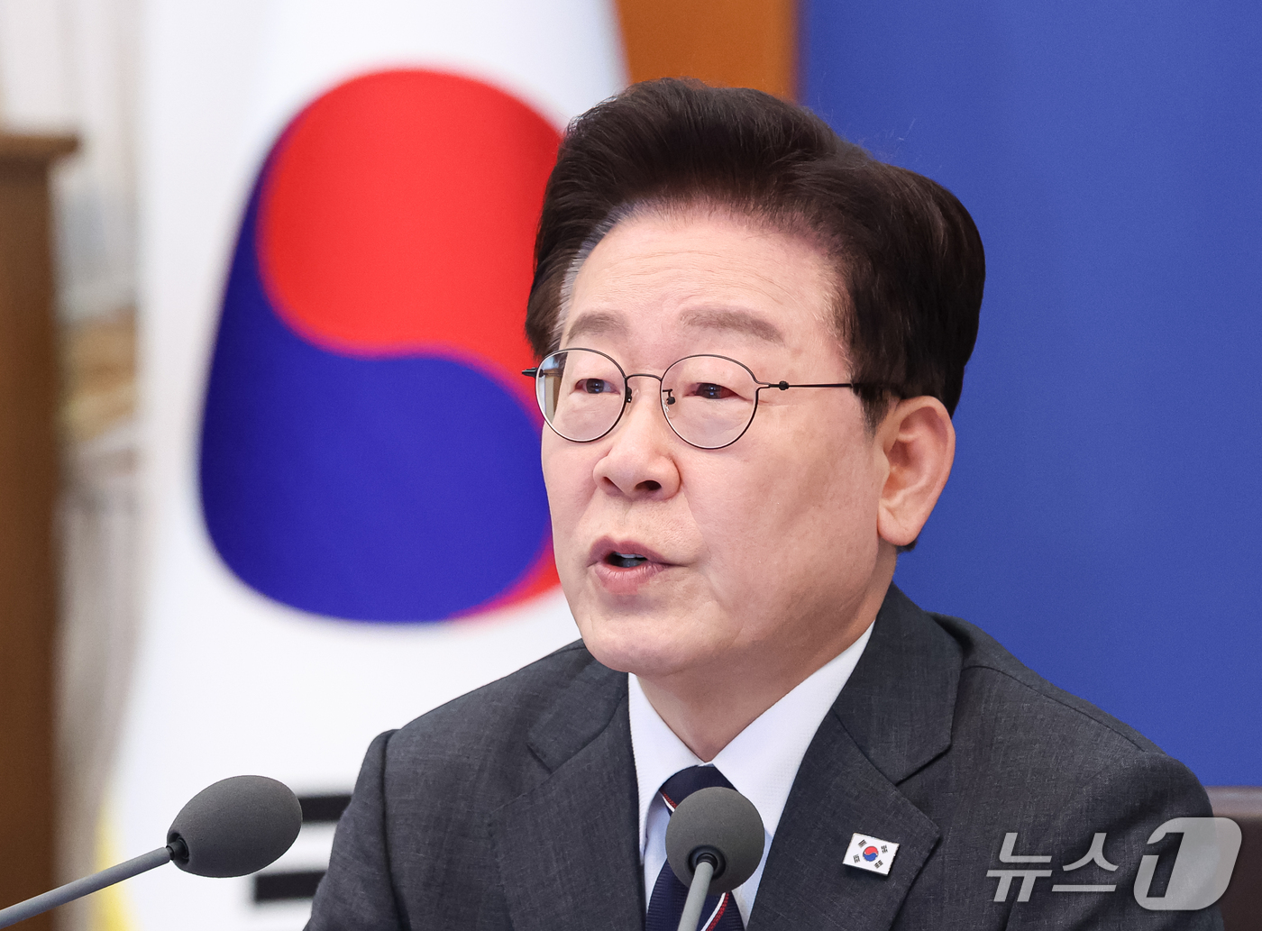 (서울=뉴스1) 허경 기자 = 이재명 대통령이 6일 청와대에서 열린 국무회의에서 발언을 하고 있다. 2026.10.6/뉴스1