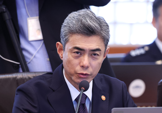 발언하는 강신철 국방부 장관