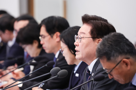 국무회의 주재하는 이재명 대통령