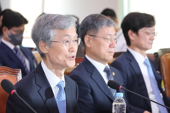 [국감현장] 법사위 여야 시작부터 충돌…조희대 인사말뒤 증인선서 거부