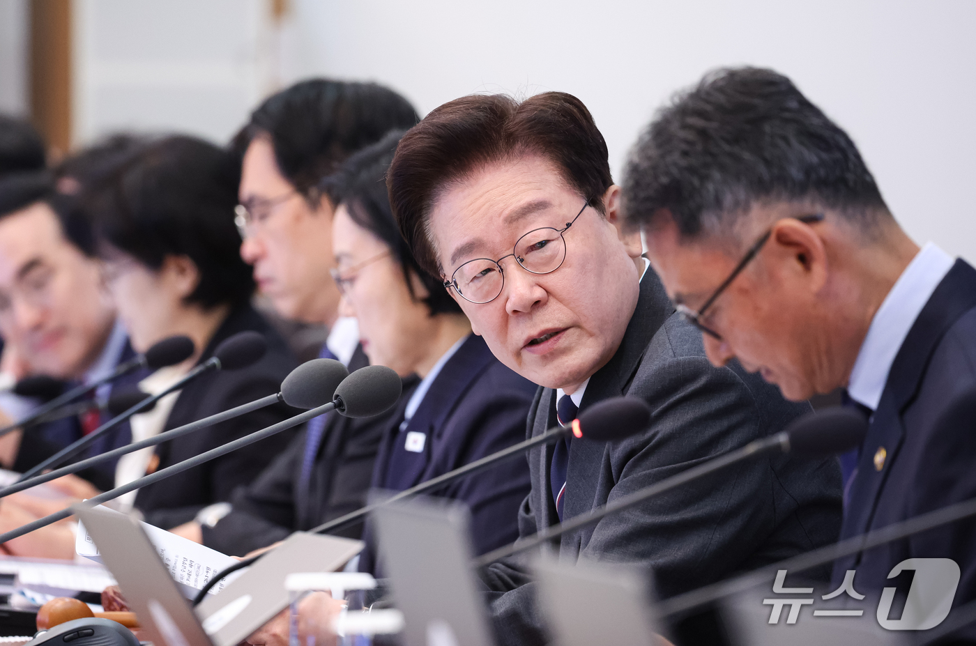 (서울=뉴스1) 허경 기자 = 이재명 대통령이 6일 청와대에서 열린 국무회의에서 발언을 하고 있다. 2026.10.6/뉴스1
