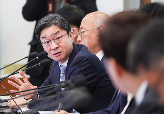 발언하는 이억원 금융위원장