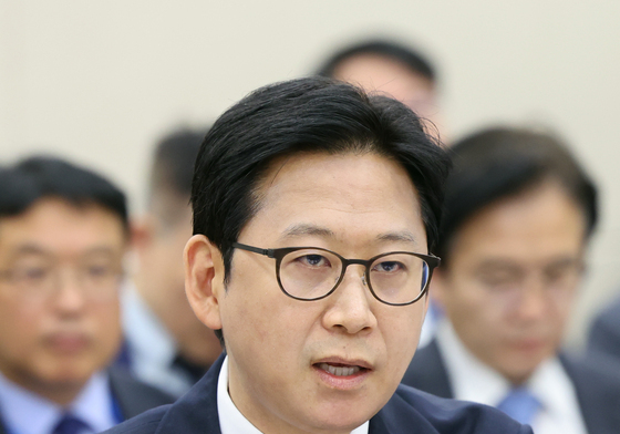 [국감] 답변하는 배경훈 부총리