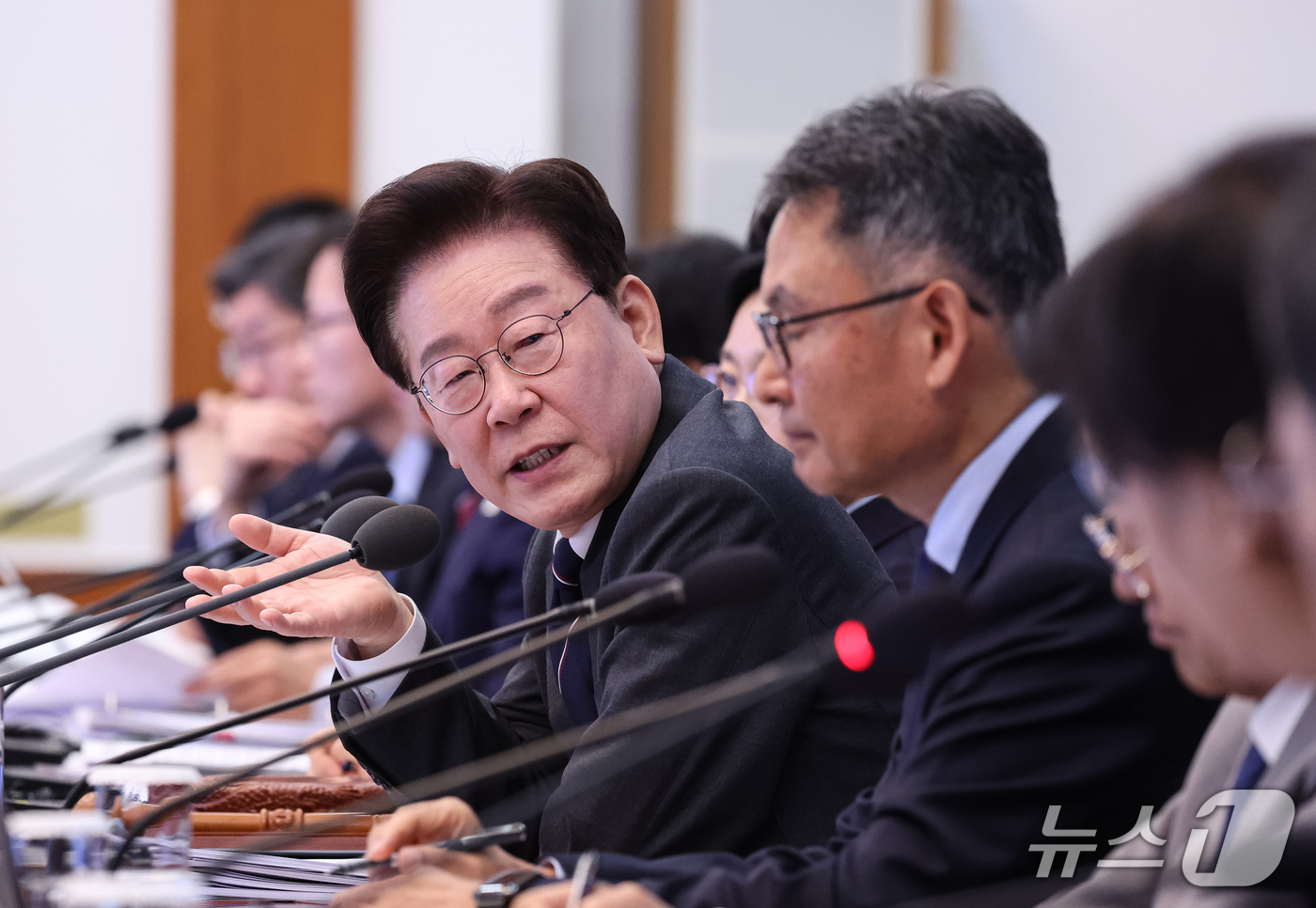 (서울=뉴스1) 허경 기자 = 이재명 대통령이 6일 청와대에서 열린 국무회의에서 발언을 하고 있다. 2026.10.6/뉴스1