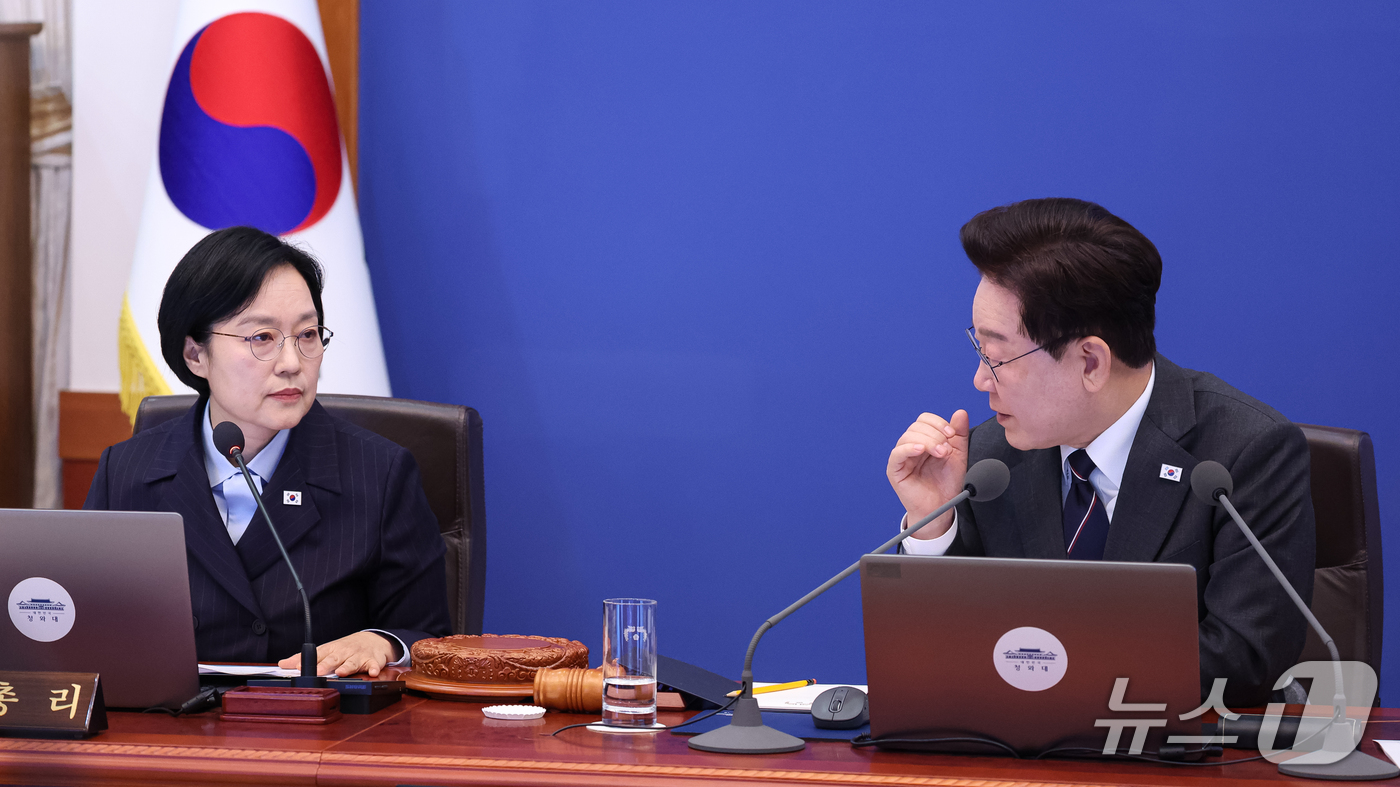 (서울=뉴스1) 허경 기자 = 이재명 대통령이 6일 청와대에서 열린 국무회의에서 발언을 하고 있다. 2026.10.6/뉴스1