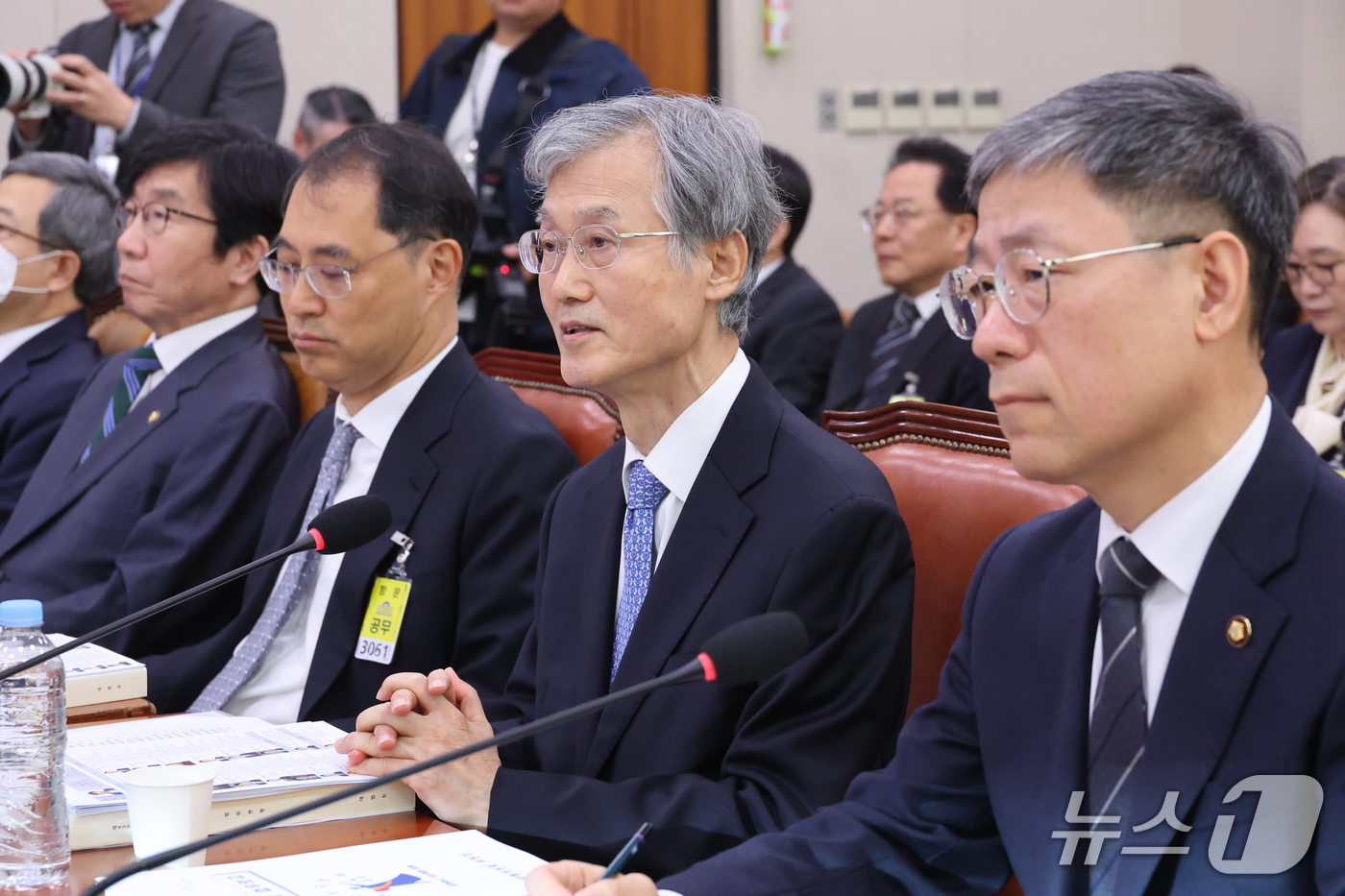 (서울=뉴스1) 신웅수 기자 = 조희대 대법원장이 6일 서울 여의도 국회에서 열린 법제사법위원회의 대법원 등에 대한 국정감사에서 의원 질의에 대한 답변을 거부하고 있다. 2026. …