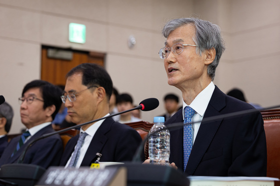 [속보] 조희대 "비상계엄 때 위헌적이라 이야기…계엄사 요구 따르지 말라 지시"