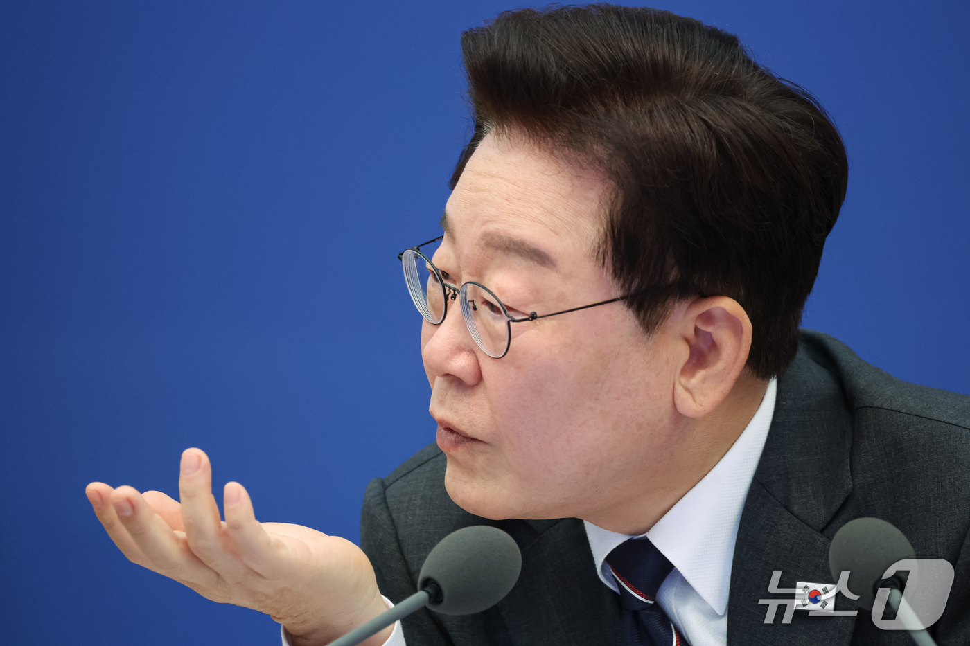 (서울=뉴스1) 허경 기자 = 이재명 대통령이 6일 청와대에서 열린 국무회의에서 발언을 하고 있다. 2026.10.6/뉴스1
