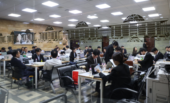 [국감] 국정감사 시작, 분주한 피감기관 직원들