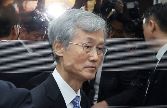 [국감] 국감 정회 후 이동하는 조희대 대법원장